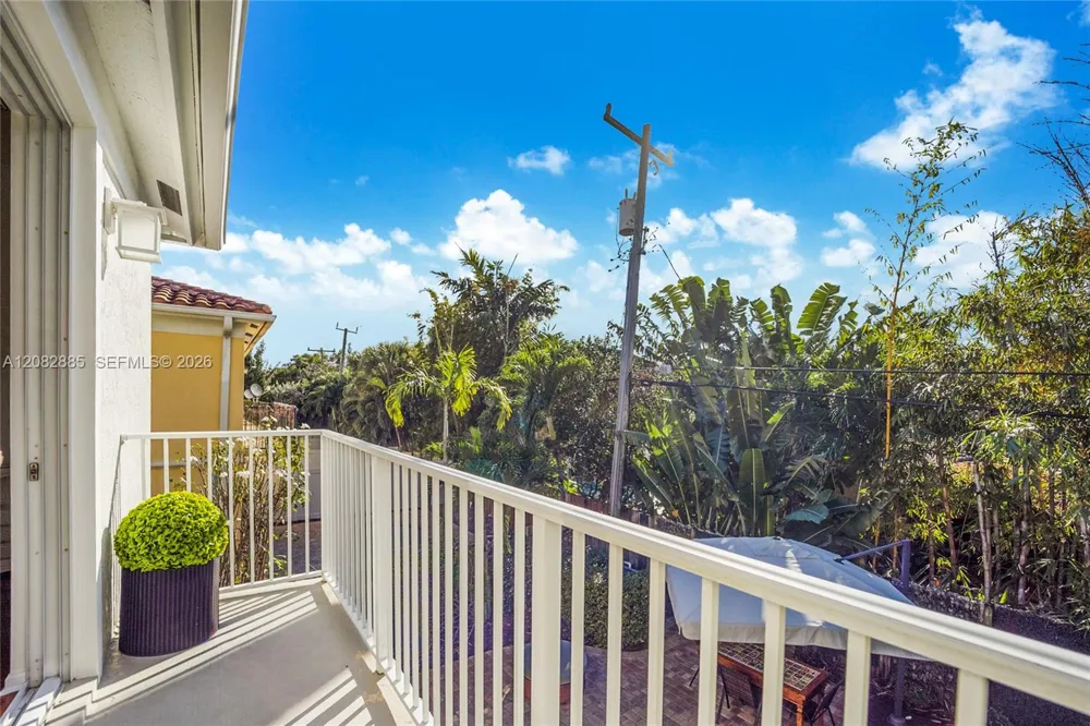 2656 NE 30th Pl Fort Lauderdale, FL 33306