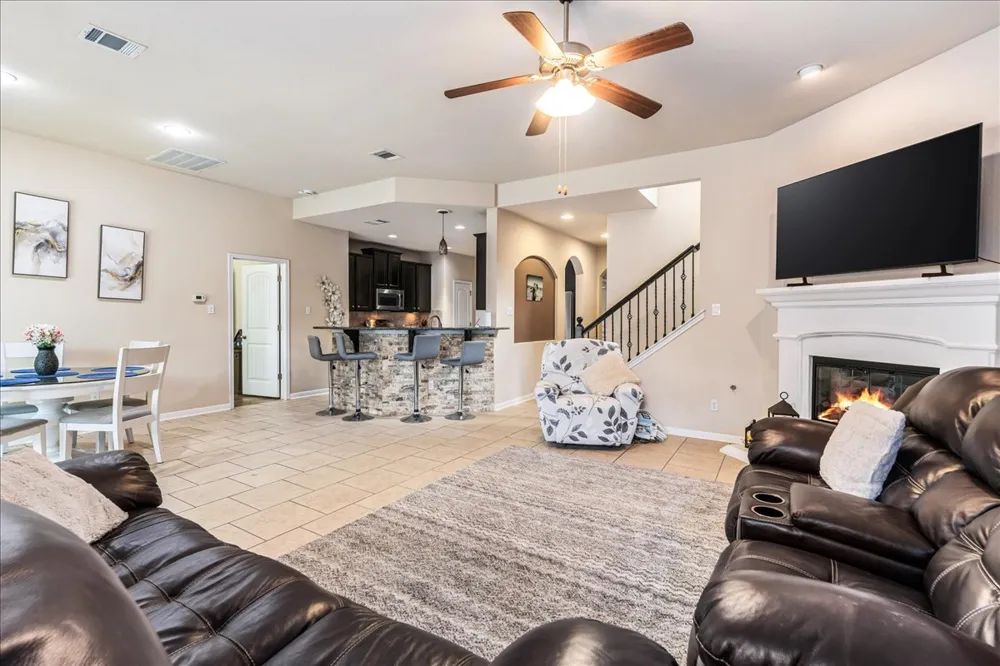 1901 Meandering Meadows Drive Pflugerville, TX 78660