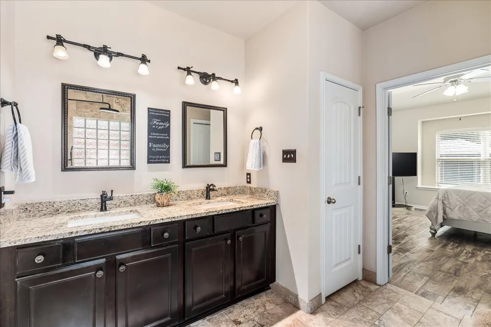 1901 Meandering Meadows Drive Pflugerville, TX 78660