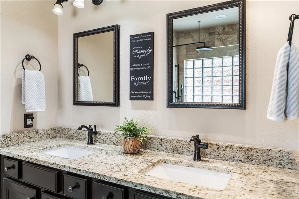 1901 Meandering Meadows Drive Pflugerville, TX 78660