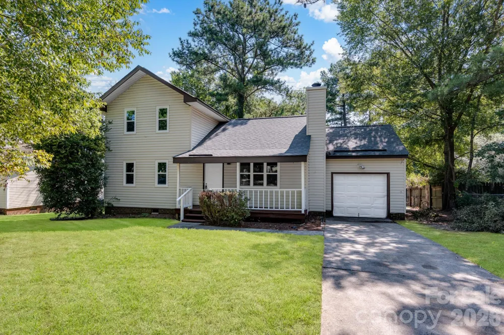 5300 Rolling Oak Lane Charlotte, NC 28227