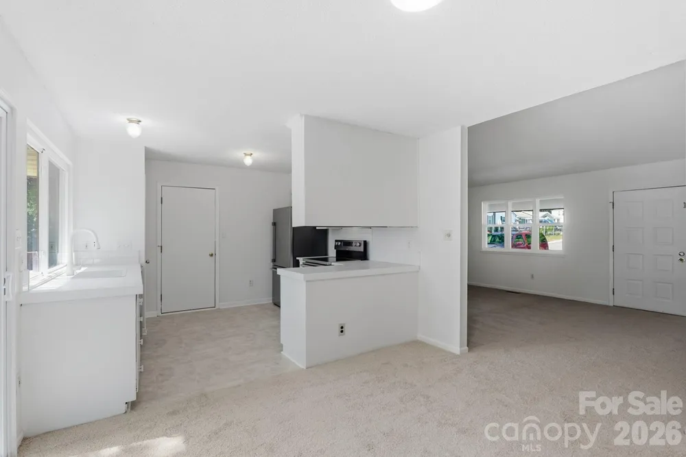 5300 Rolling Oak Lane Charlotte, NC 28227