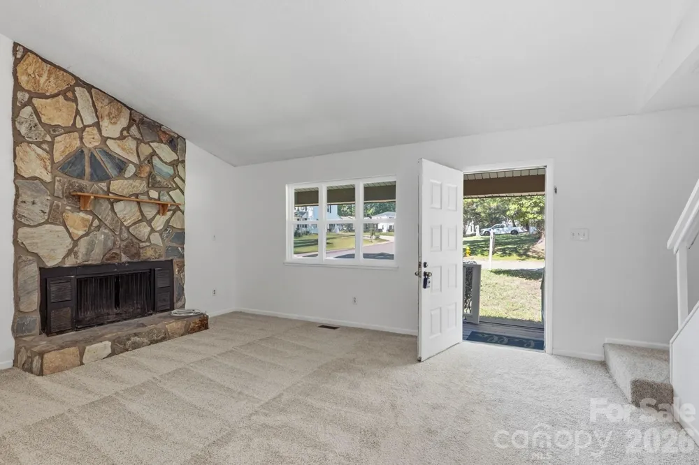 5300 Rolling Oak Lane Charlotte, NC 28227