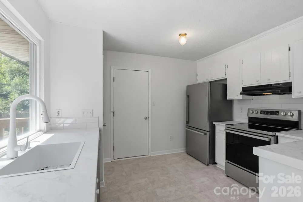 5300 Rolling Oak Lane Charlotte, NC 28227