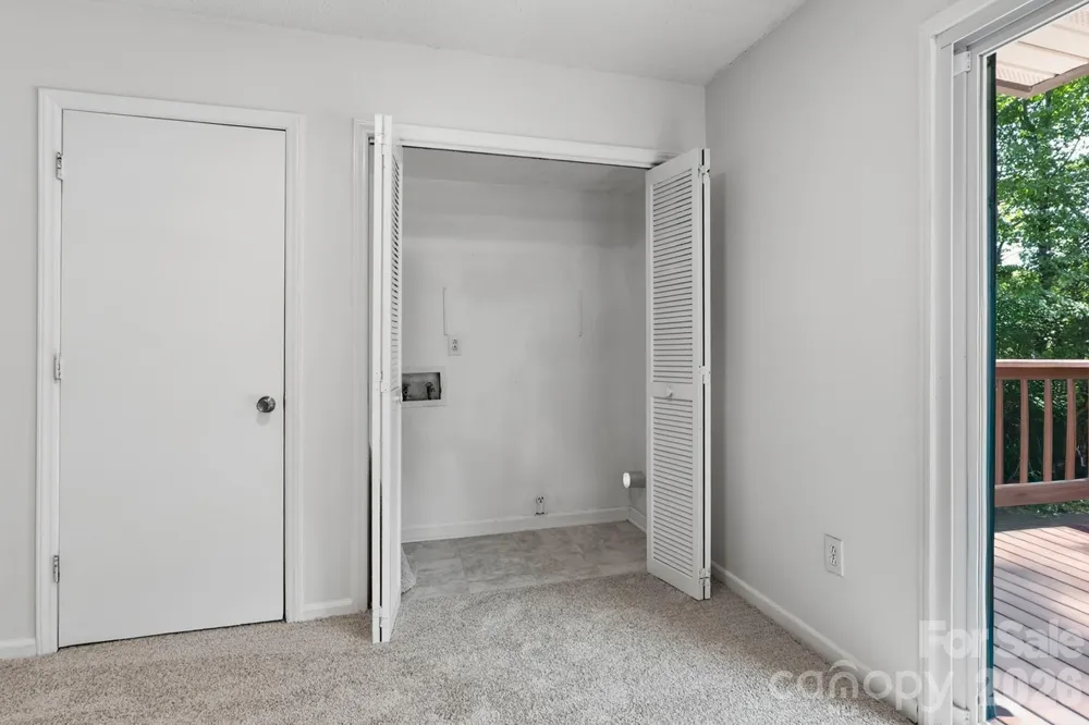 5300 Rolling Oak Lane Charlotte, NC 28227