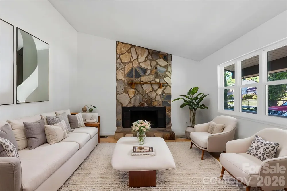 5300 Rolling Oak Lane Charlotte, NC 28227