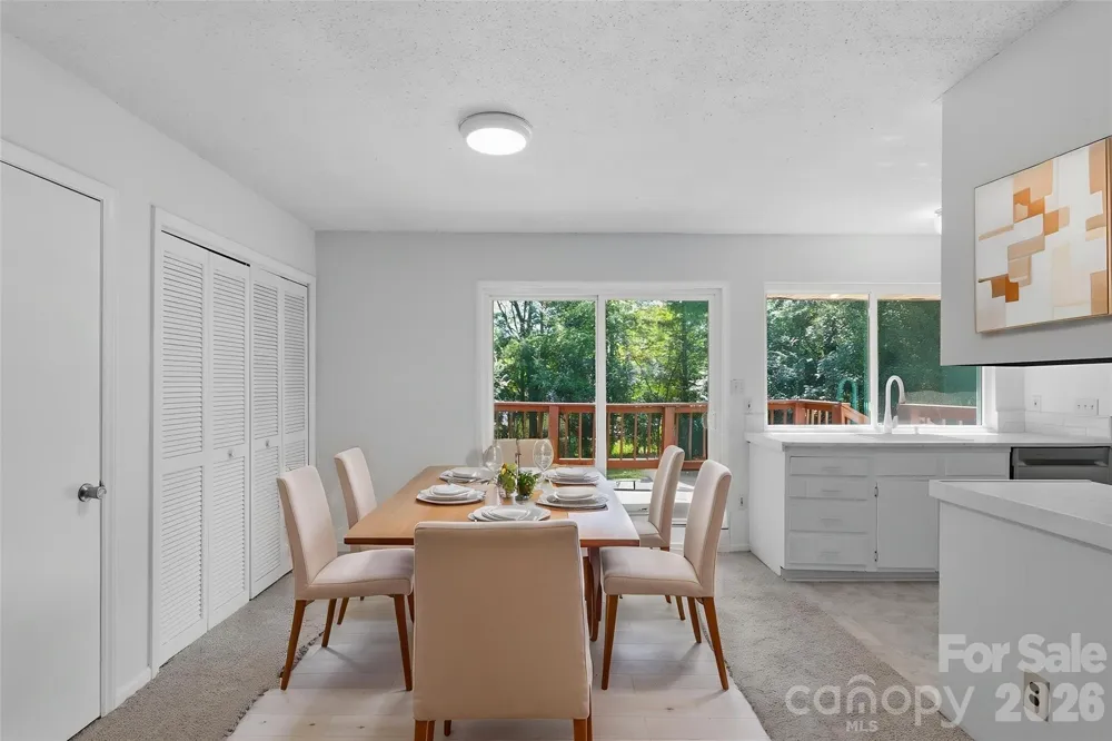 5300 Rolling Oak Lane Charlotte, NC 28227