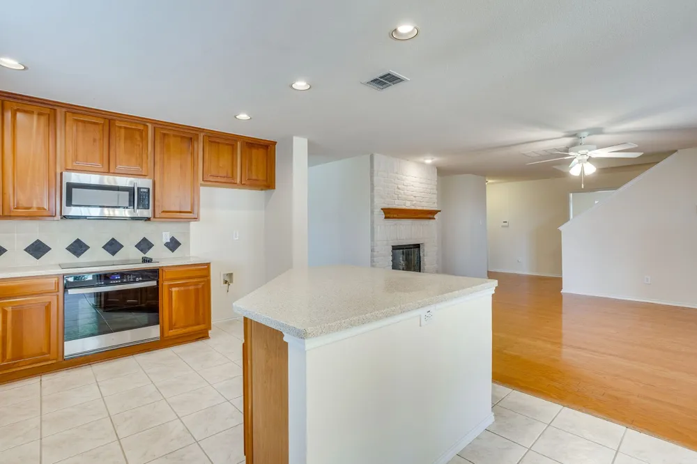 4205 Bayside Court Arlington, TX 76016