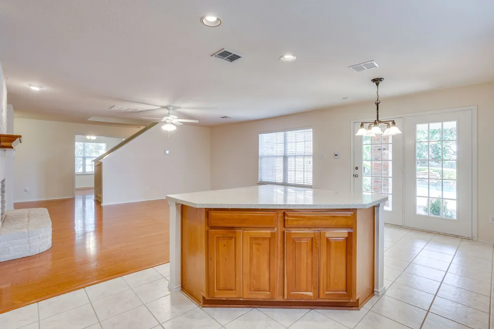 4205 Bayside Court Arlington, TX 76016