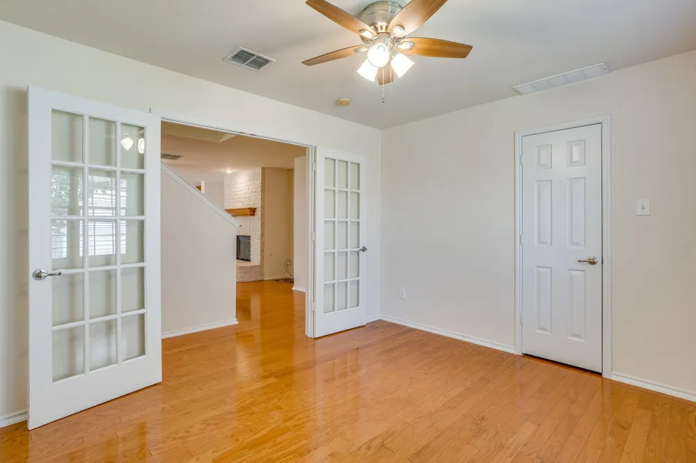 4205 Bayside Court Arlington, TX 76016