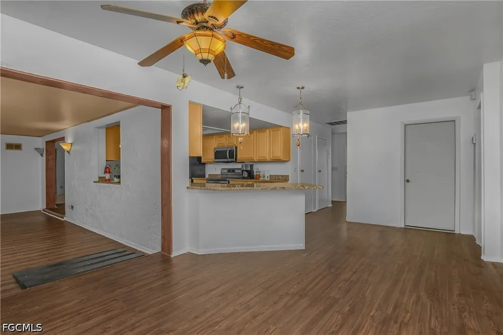 NE 11th Terrace Cape Coral, FL 33909