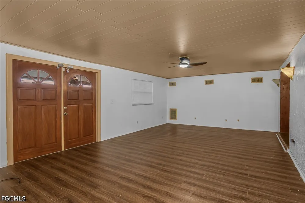 NE 11th Terrace Cape Coral, FL 33909