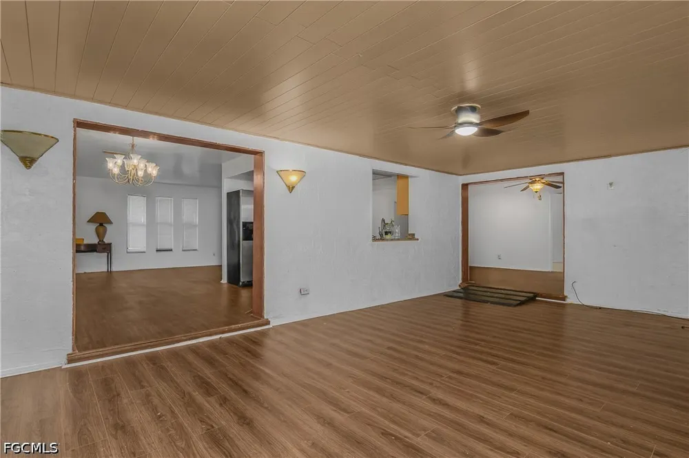 NE 11th Terrace Cape Coral, FL 33909
