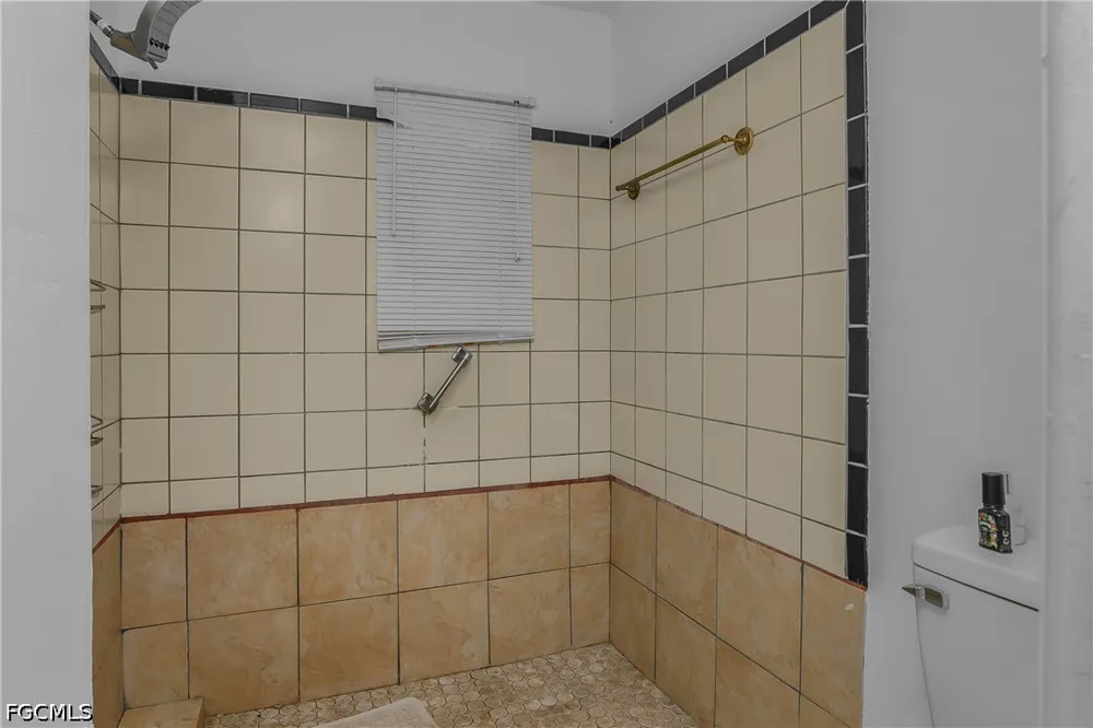 NE 11th Terrace Cape Coral, FL 33909
