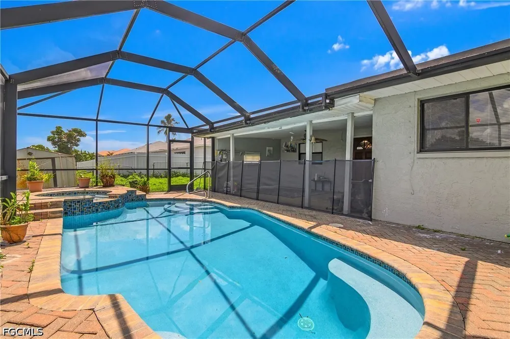 NE 11th Terrace Cape Coral, FL 33909