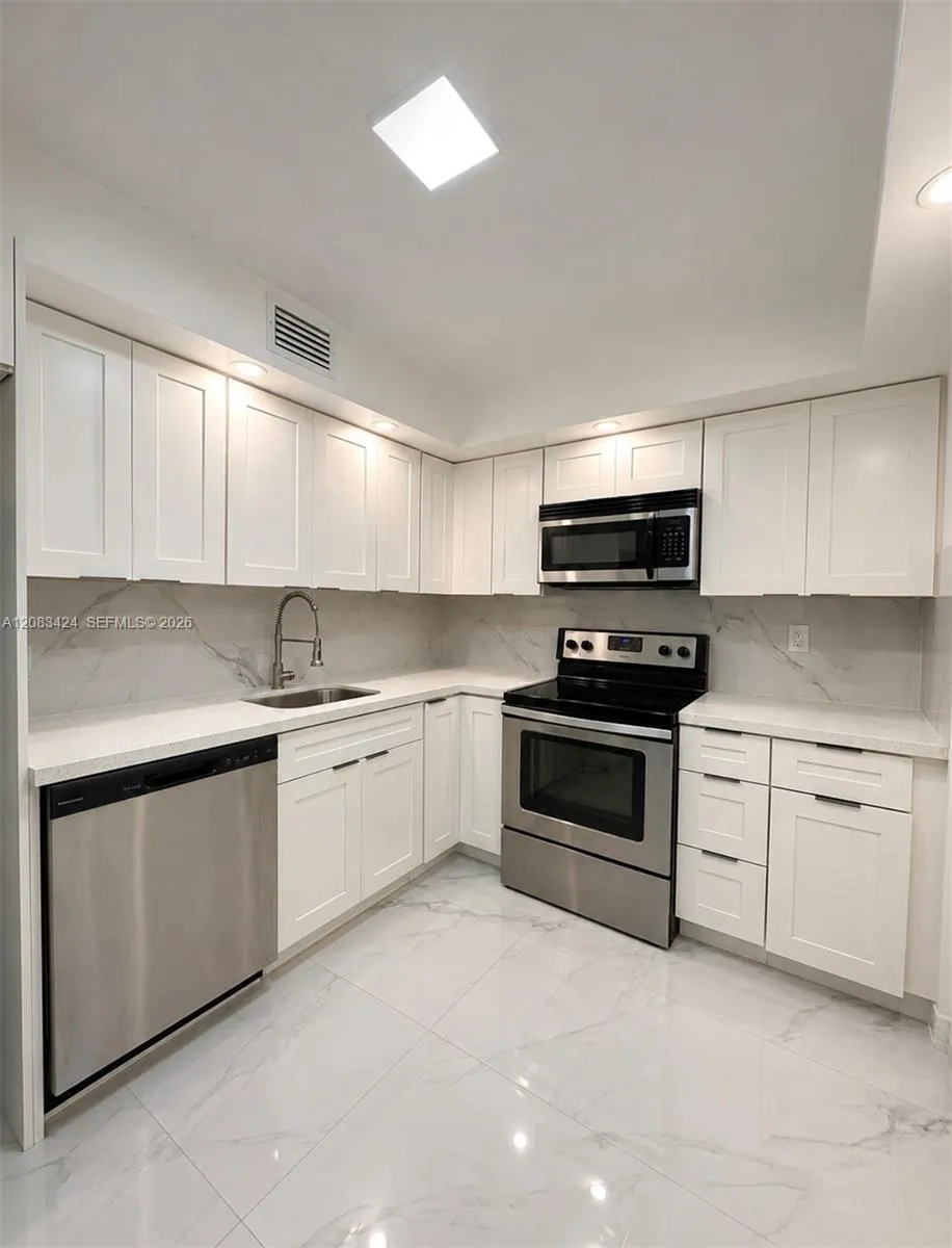 1985 S Ocean Dr #22A Hallandale Beach, FL 33009