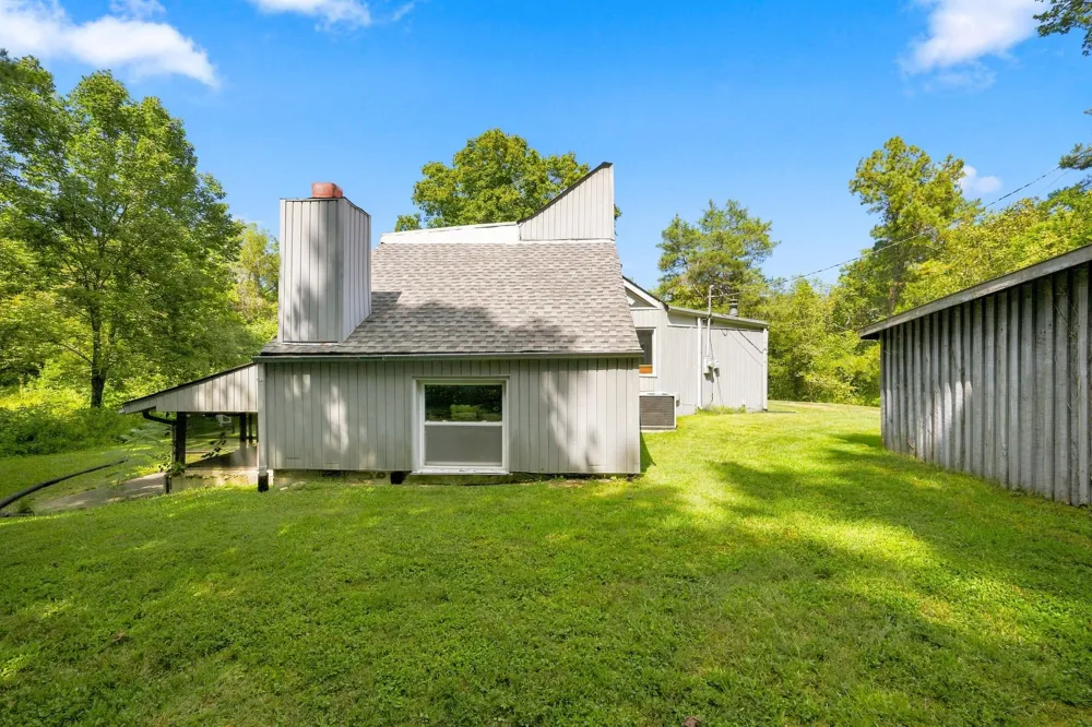 1456 Sams Creek Rd Ashland City, TN 37015