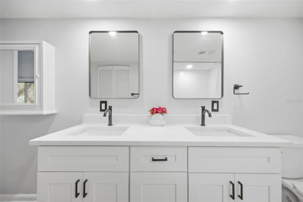 300 S FLORIDA AVENUE #100K Tarpon Springs, FL 34689