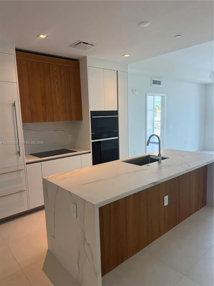 1400 Biscayne Blvd #209 Miami, FL 33132