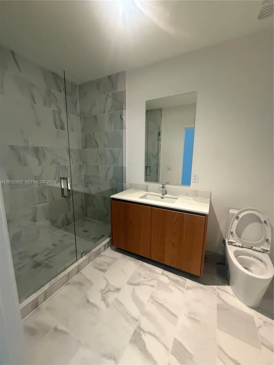 1400 Biscayne Blvd #209 Miami, FL 33132