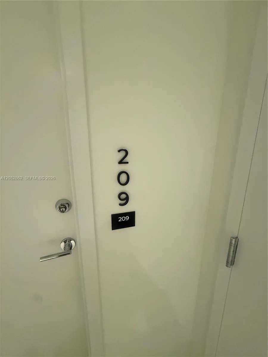 1400 Biscayne Blvd #209 Miami, FL 33132