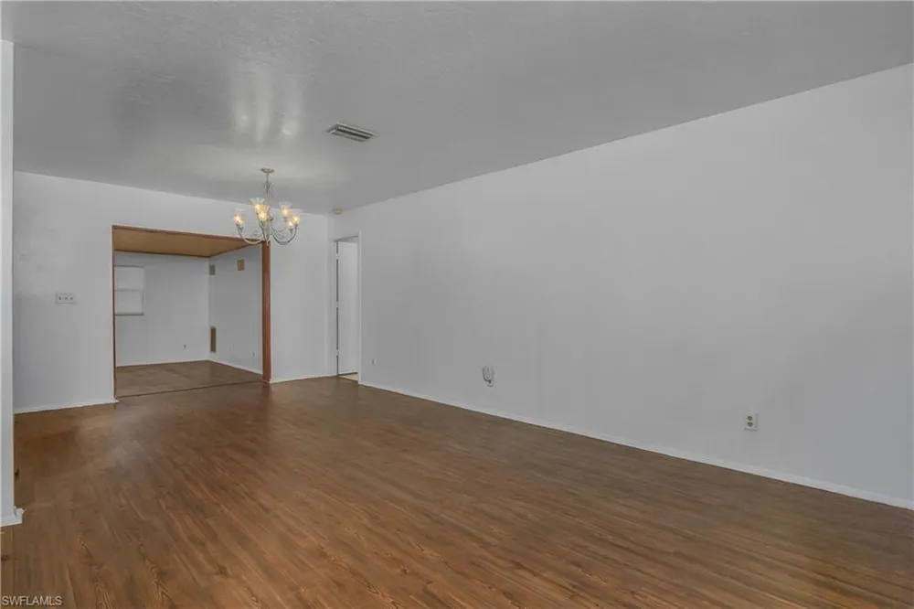1121 NE 11th Terrace Cape Coral, FL 33909