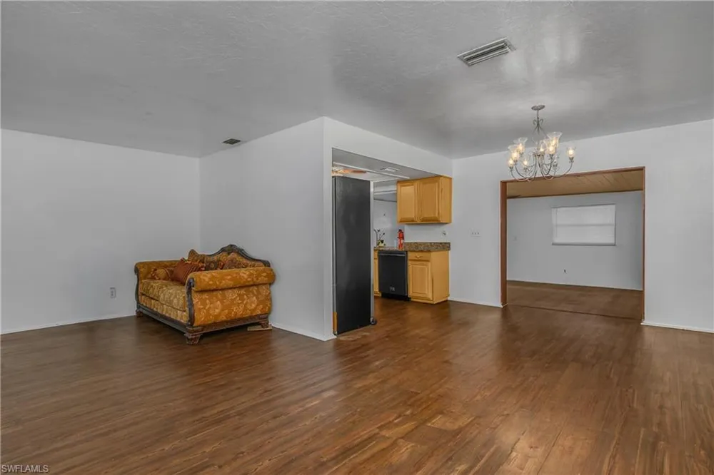 1121 NE 11th Terrace Cape Coral, FL 33909