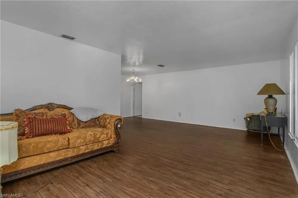 1121 NE 11th Terrace Cape Coral, FL 33909
