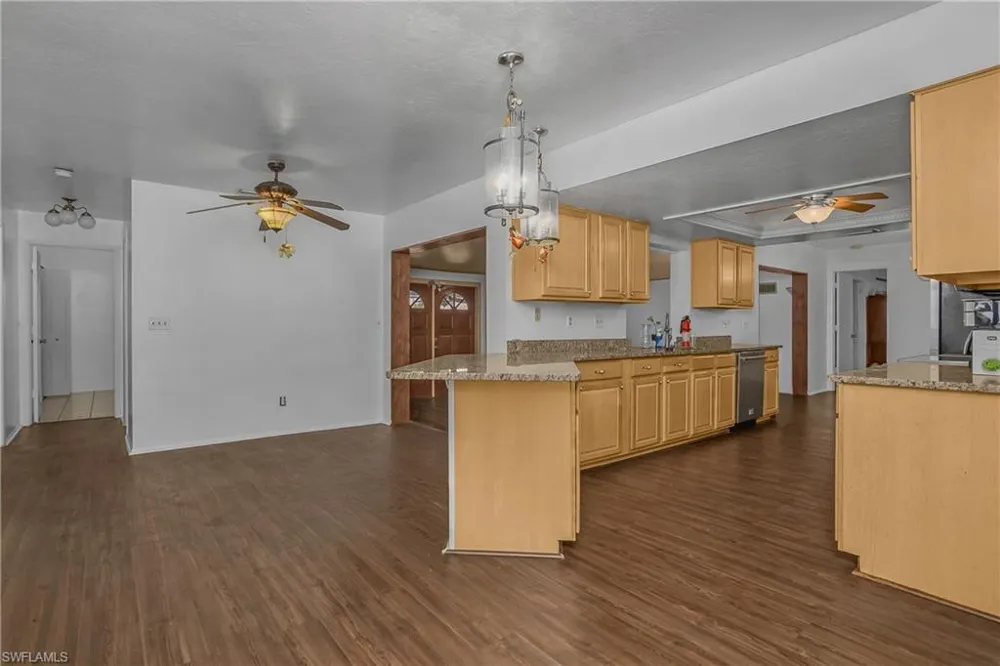 1121 NE 11th Terrace Cape Coral, FL 33909