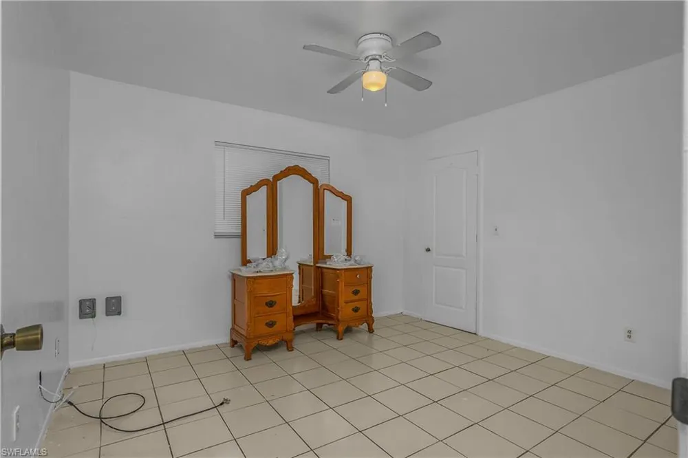 1121 NE 11th Terrace Cape Coral, FL 33909