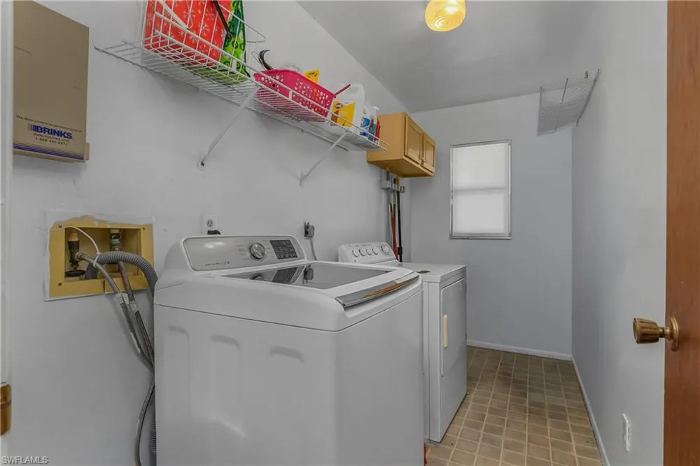 1121 NE 11th Terrace Cape Coral, FL 33909
