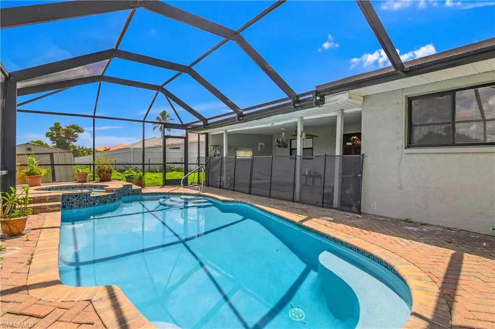 1121 NE 11th Terrace Cape Coral, FL 33909