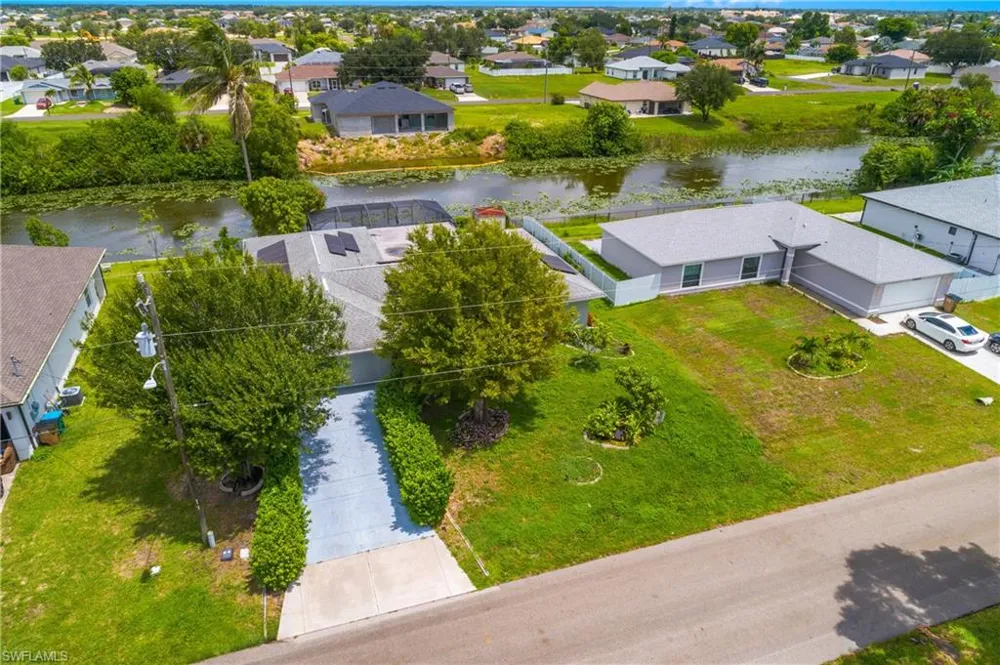 1121 NE 11th Terrace Cape Coral, FL 33909