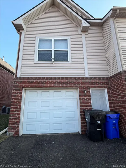 283 E Palmer Street
