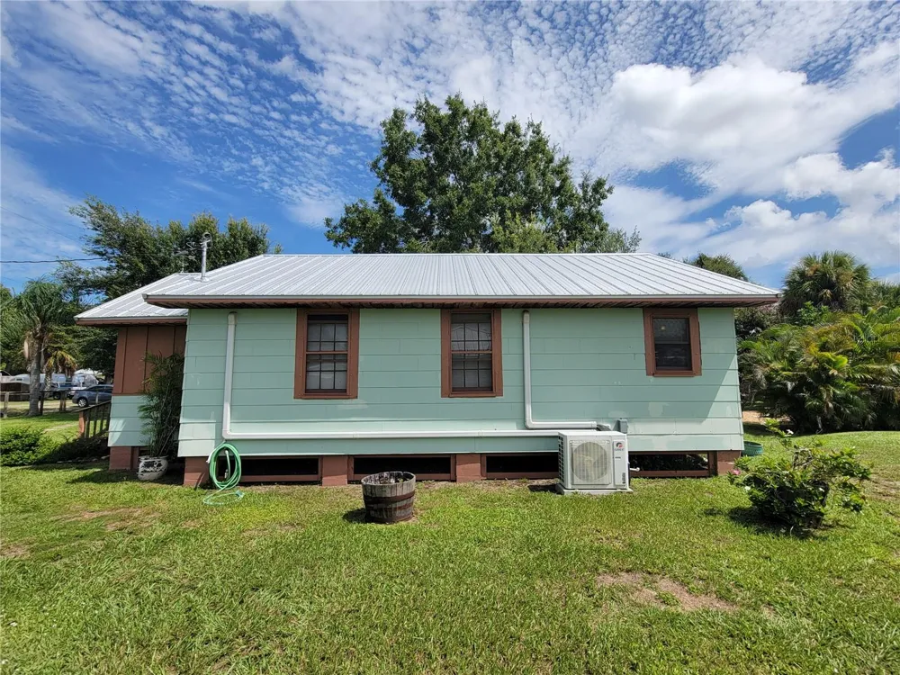 900 BOKHARA PLACE Sarasota, FL 34232