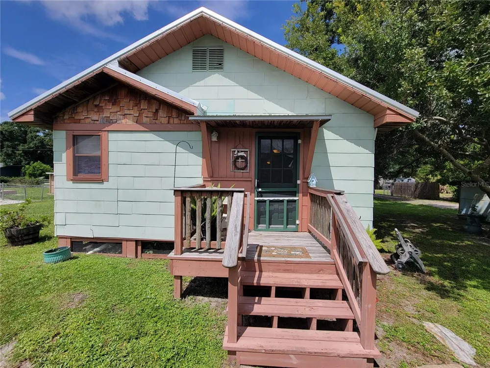 900 BOKHARA PLACE Sarasota, FL 34232