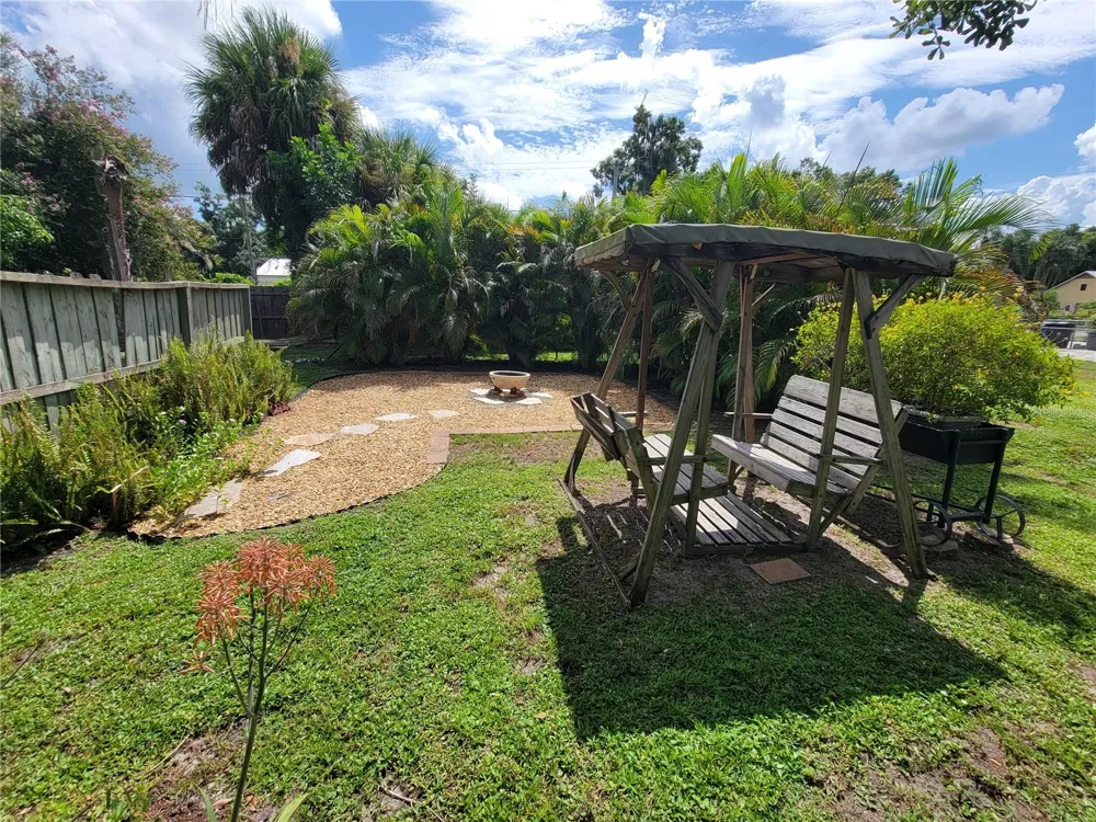 900 BOKHARA PLACE Sarasota, FL 34232