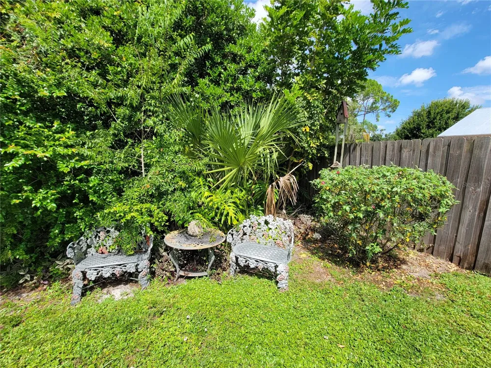 900 BOKHARA PLACE Sarasota, FL 34232