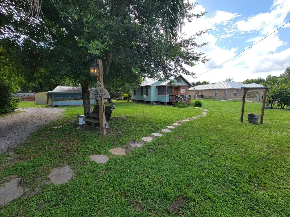 900 BOKHARA PLACE Sarasota, FL 34232