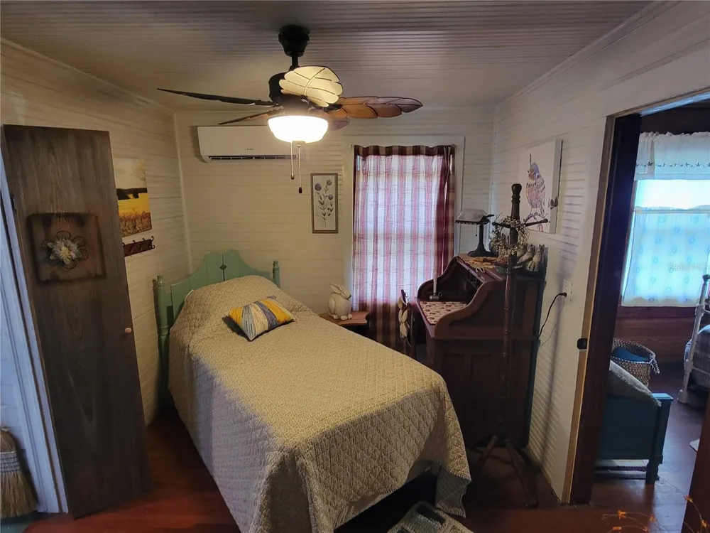 900 BOKHARA PLACE Sarasota, FL 34232