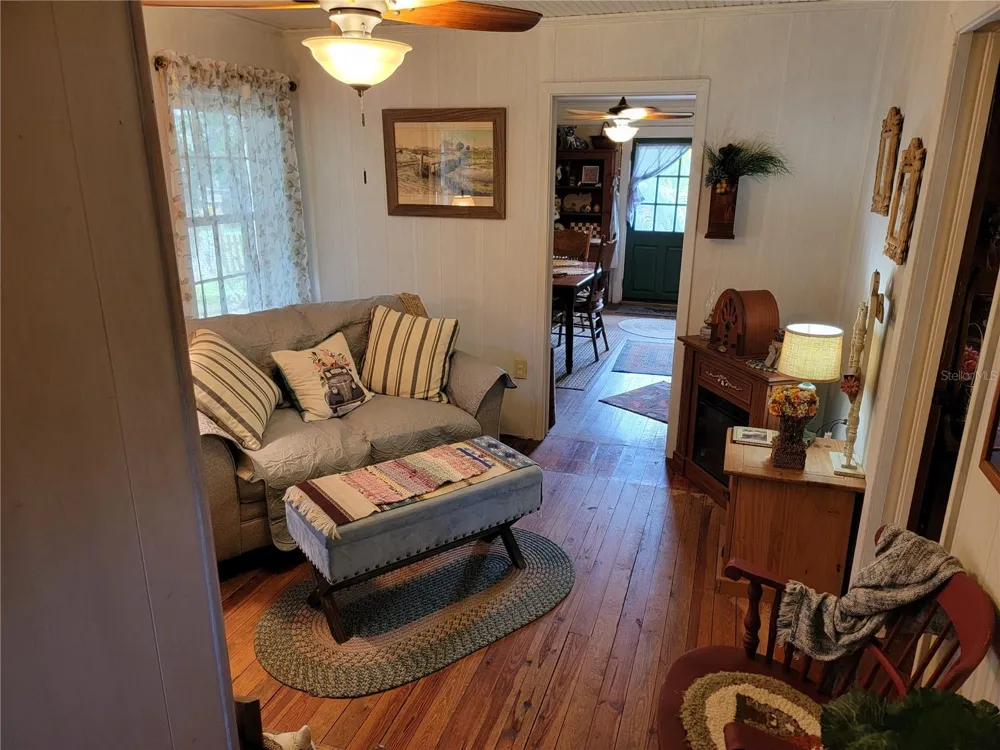 900 BOKHARA PLACE Sarasota, FL 34232