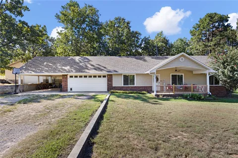 2305 Private Road 1671