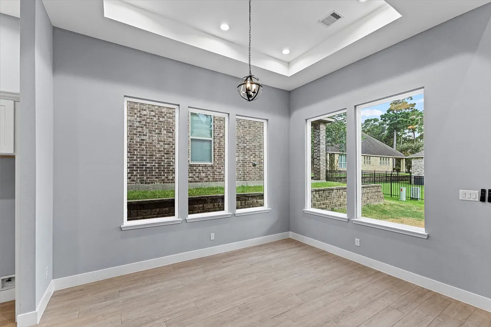 250 Hampton Glen Road Montgomery, TX 77356