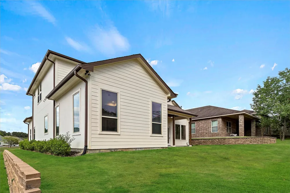 250 Hampton Glen Road Montgomery, TX 77356