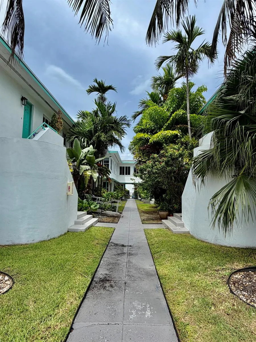 1980 Bay Drive #5 Miami Beach, FL 33141