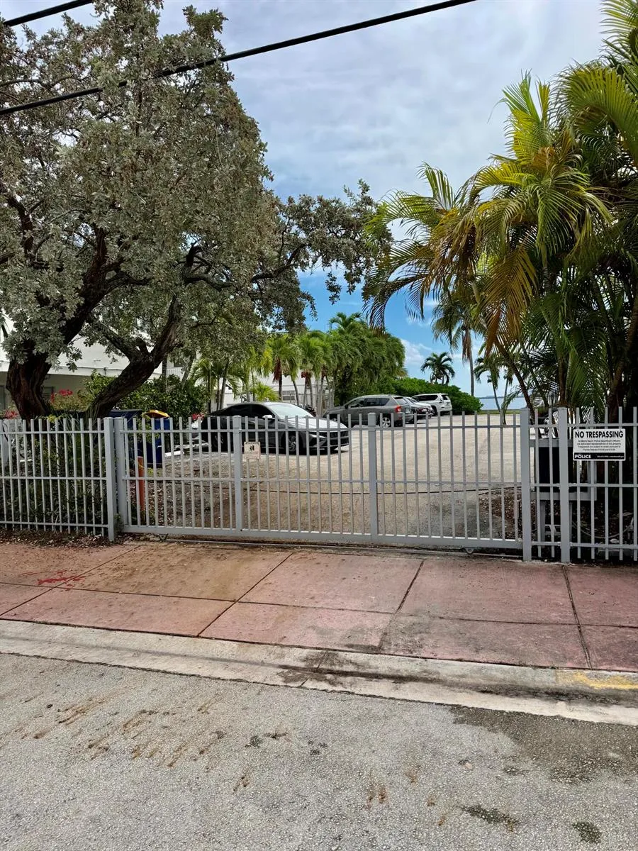 1980 Bay Drive #5 Miami Beach, FL 33141