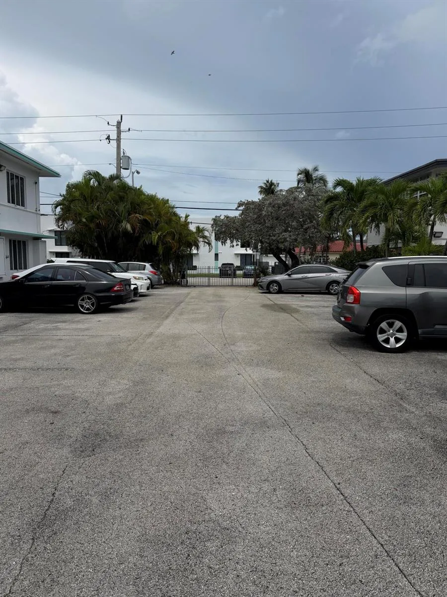 1980 Bay Drive #5 Miami Beach, FL 33141