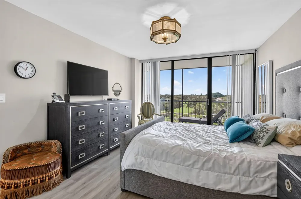 6805 Willow Wood Drive #5051 Boca Raton, FL 33434