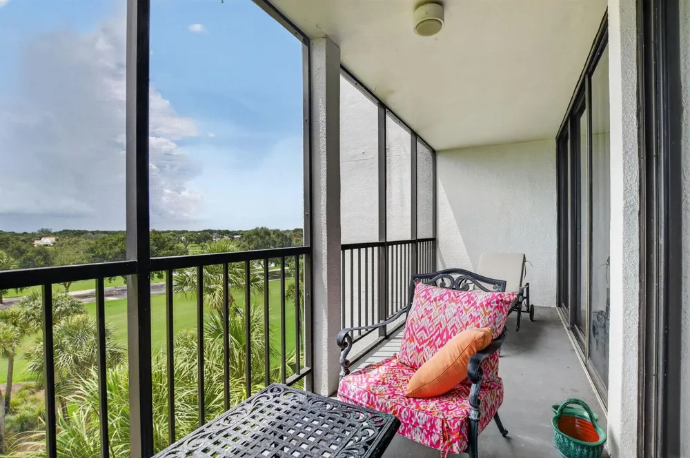6805 Willow Wood Drive #5051 Boca Raton, FL 33434