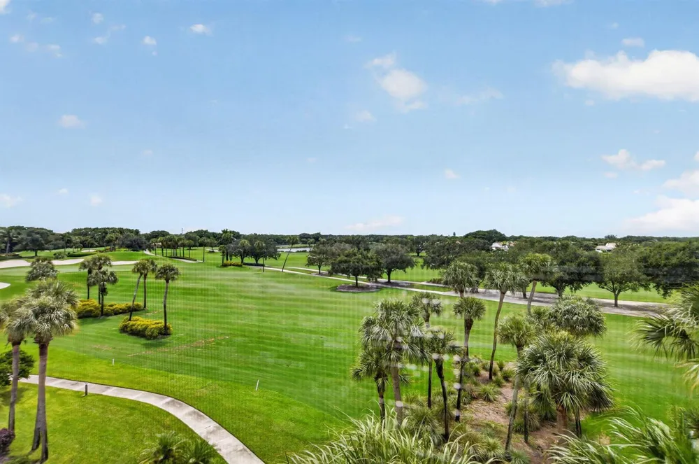 6805 Willow Wood Drive #5051 Boca Raton, FL 33434